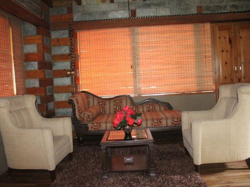 Shobla Kaathkuni Royale Hotel Kulu Kültér fotó