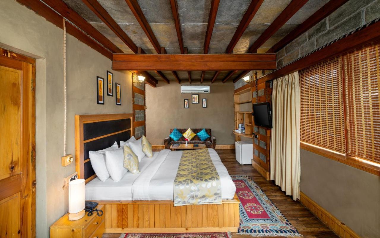 Shobla Kaathkuni Royale Hotel Kulu Kültér fotó