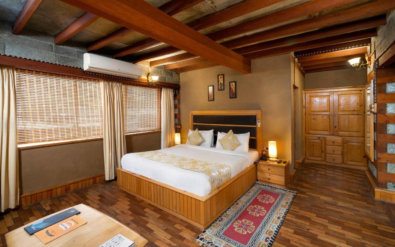 Shobla Kaathkuni Royale Hotel Kulu Kültér fotó